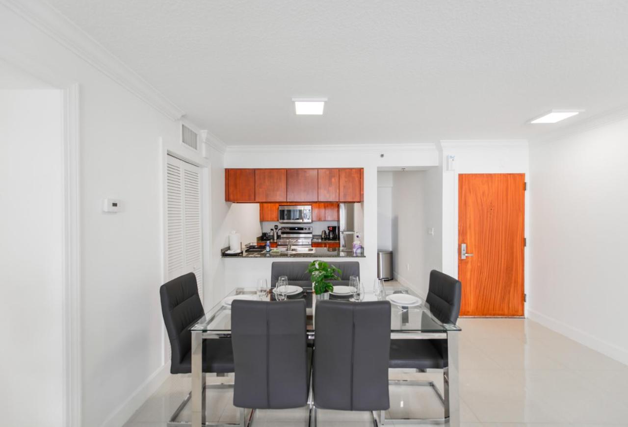 Gorgeous Apartment In Brickell Маямі Екстер'єр фото